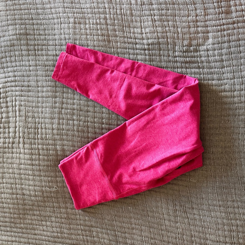 Beyond Yoga Womens pink leggings